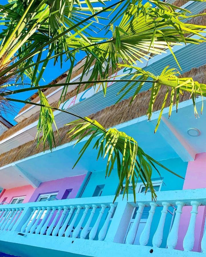 Casa Barbie Costinesti Vandrarhem Exteriör bild