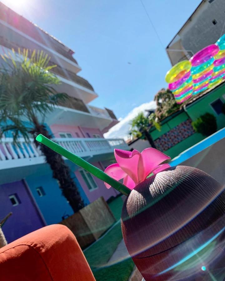 Casa Barbie Costinesti Vandrarhem Exteriör bild