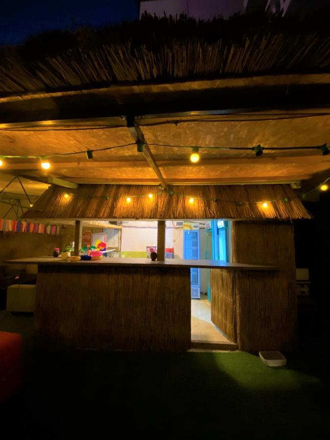 Casa Barbie Costinesti Vandrarhem Exteriör bild