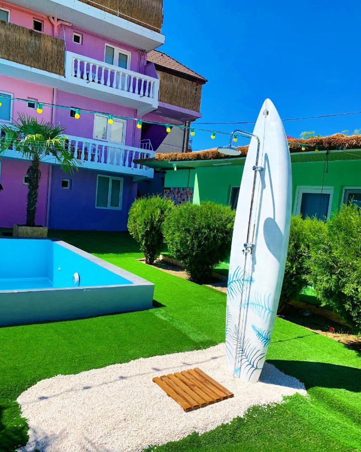Casa Barbie Costinesti Vandrarhem Exteriör bild