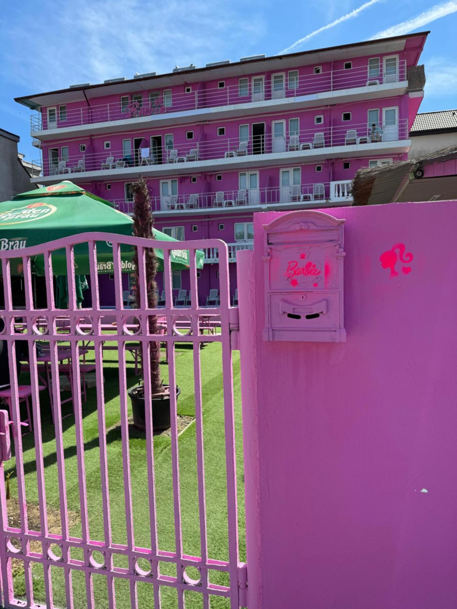 Casa Barbie Costinesti Vandrarhem Exteriör bild